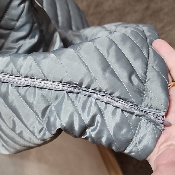 NEW Keren Hart Vest - Picture 6 of 10